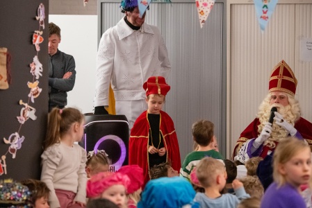 2025-11-23 Sint leest voor-36